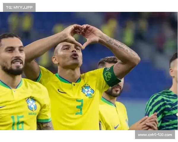 尤文图斯球员赛后谢场,客场球迷高唱胜利之歌